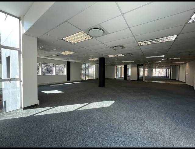 669M² OFFICE TO LET IN BRYANSTON